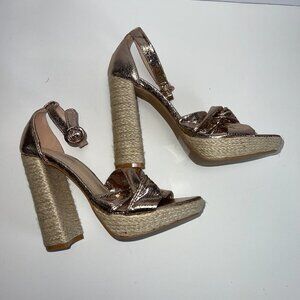 𝅺FASHION Nova Gold Pointed Platform Heels 6.5